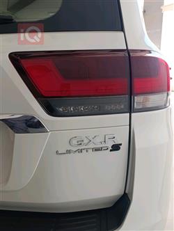 تۆیۆتا لاند کروزەر